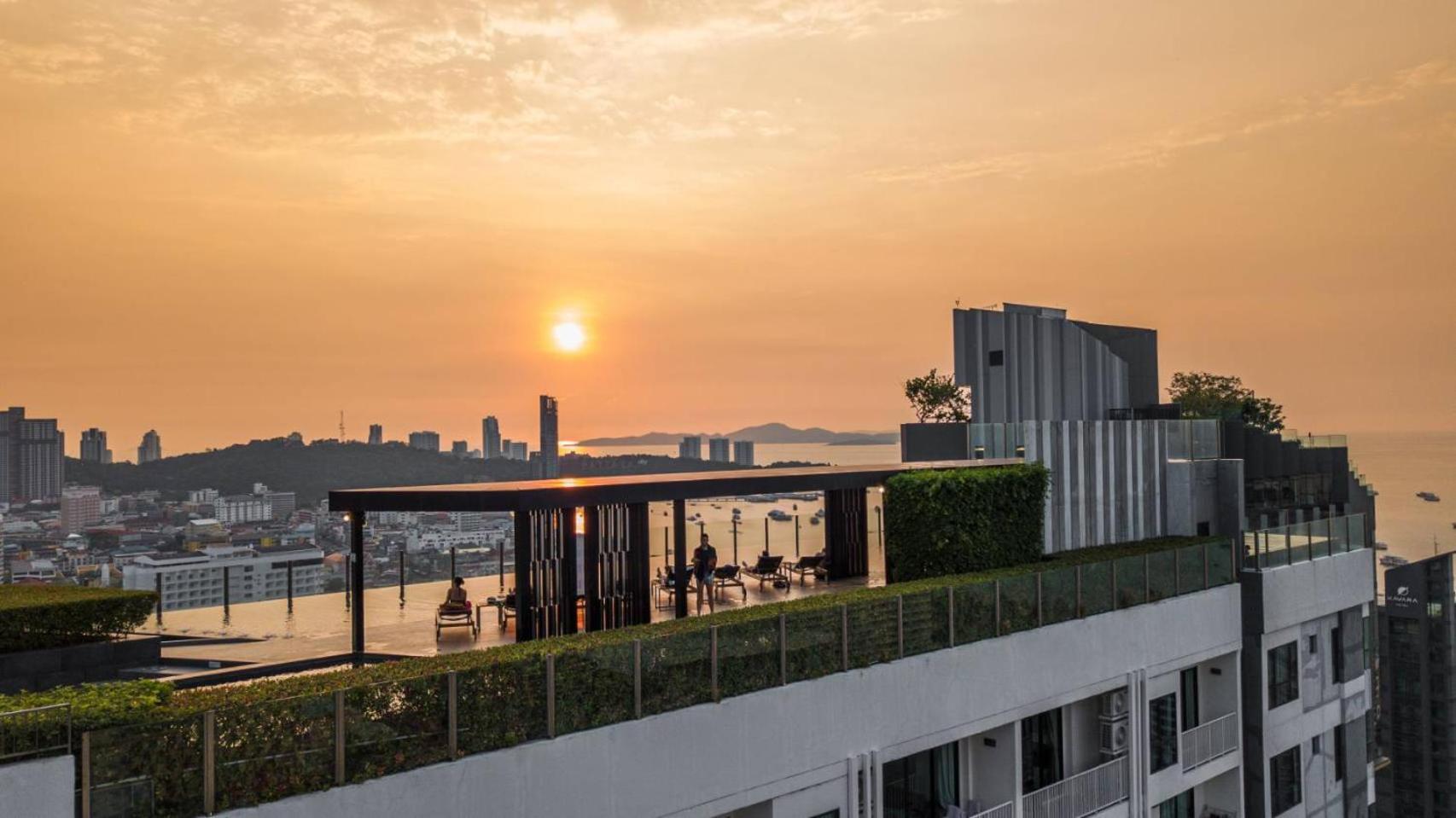 The Base Pattaya By Nami Exterior foto