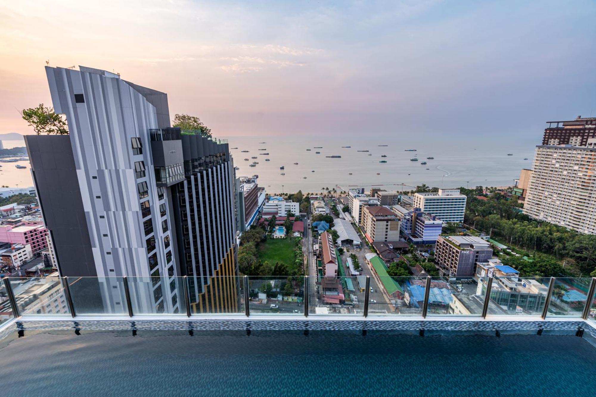 The Base Pattaya By Nami Exterior foto